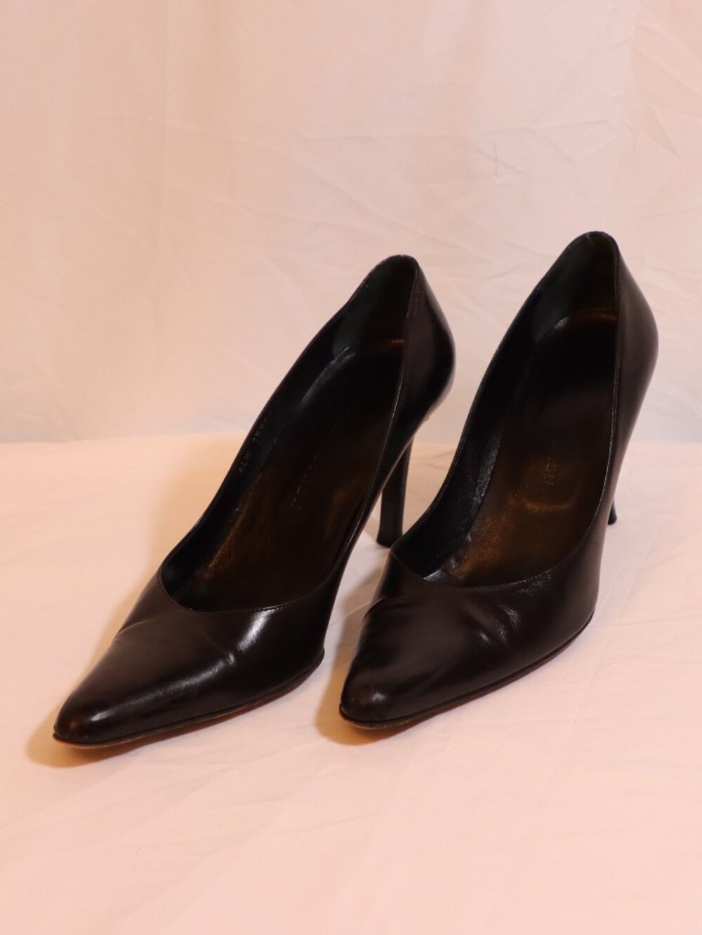 Classic Black Ralph Lauren Size 9 Heels - Picture 5 of 7